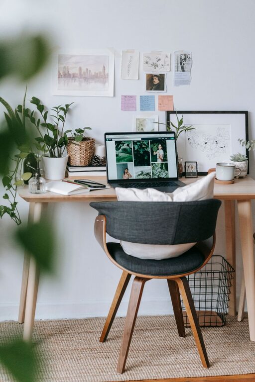 Simple Ways to Personalize Your Workspace for Comfort and Creativity